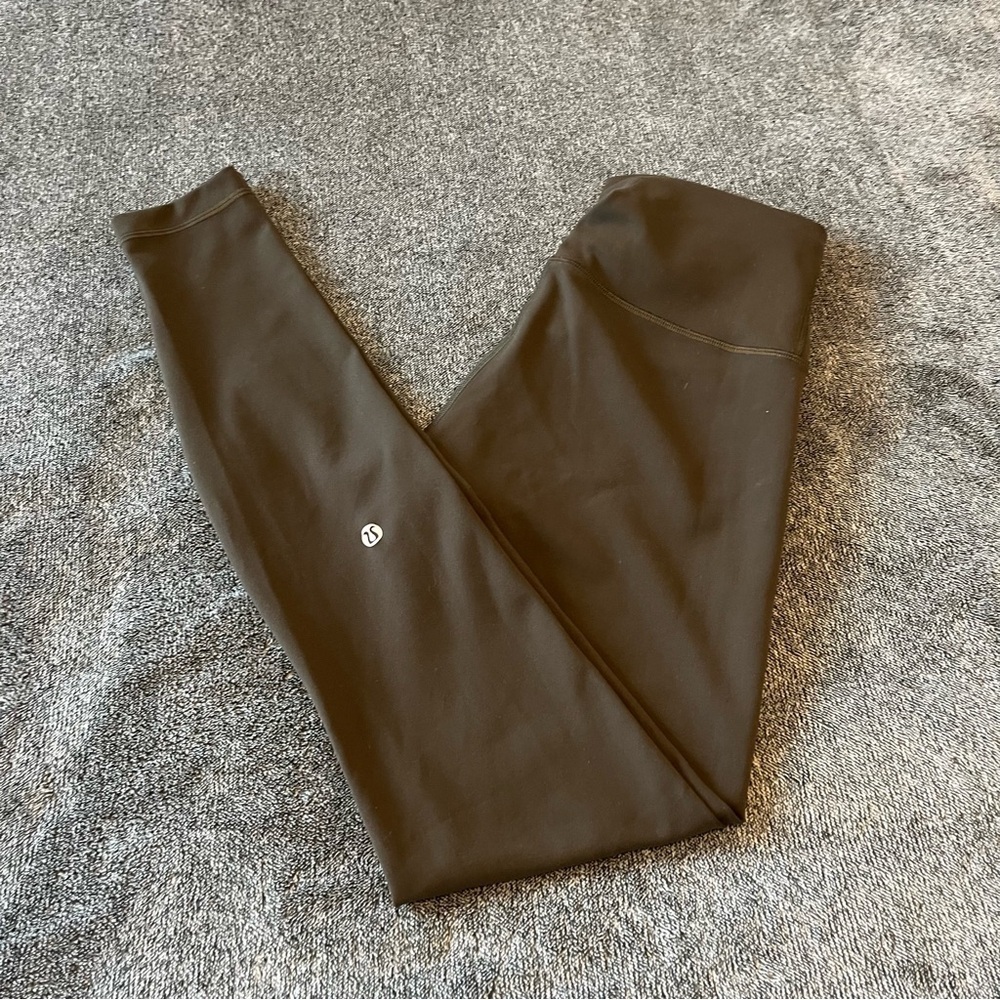 2023 Lululemon Wunder Train High-Rise Tight 28"
Dark Olive Size 6 - Picture 7 of 12